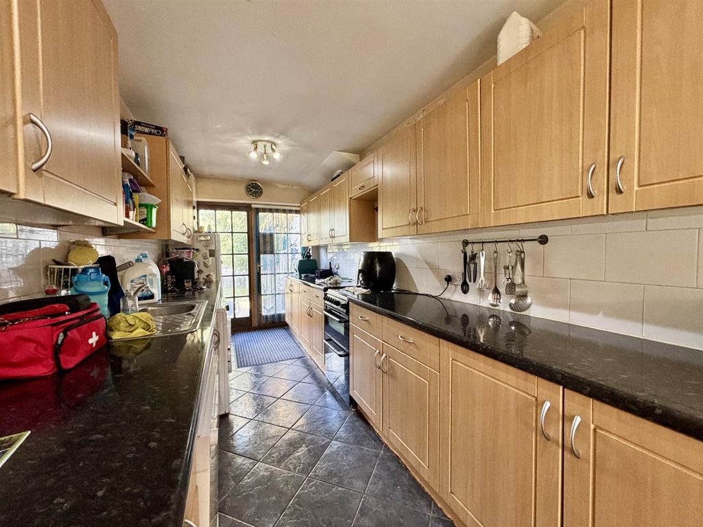Property photo 3 of 15 Kitchen 1.Jpg