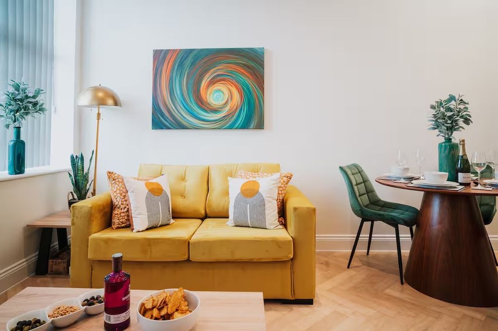 Property photo 2 of 12 0A42Aflc