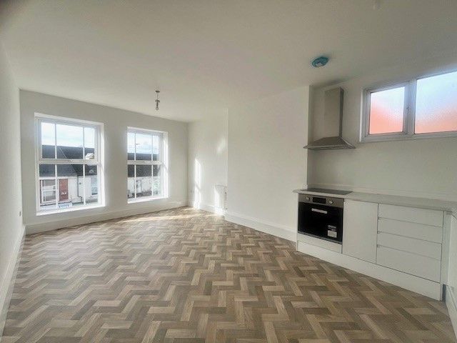 Property photo 1 of 7 Kitchen/Living