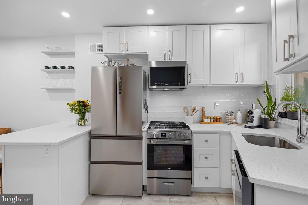 Property photo 3 of 11 <Alttext/>
