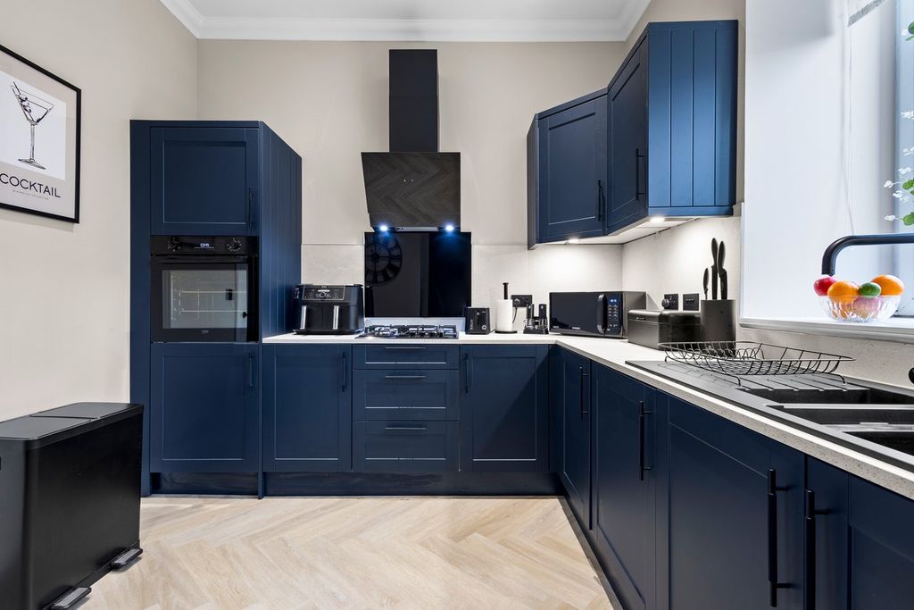 Property photo 3 of 27