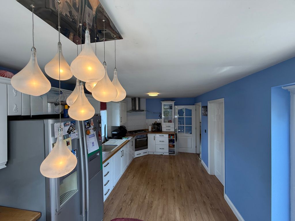 Property photo 3 of 38 Kitchen/Diner
