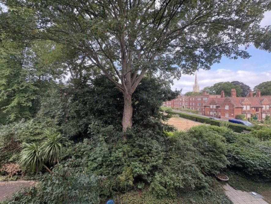 Property photo 2 of 14