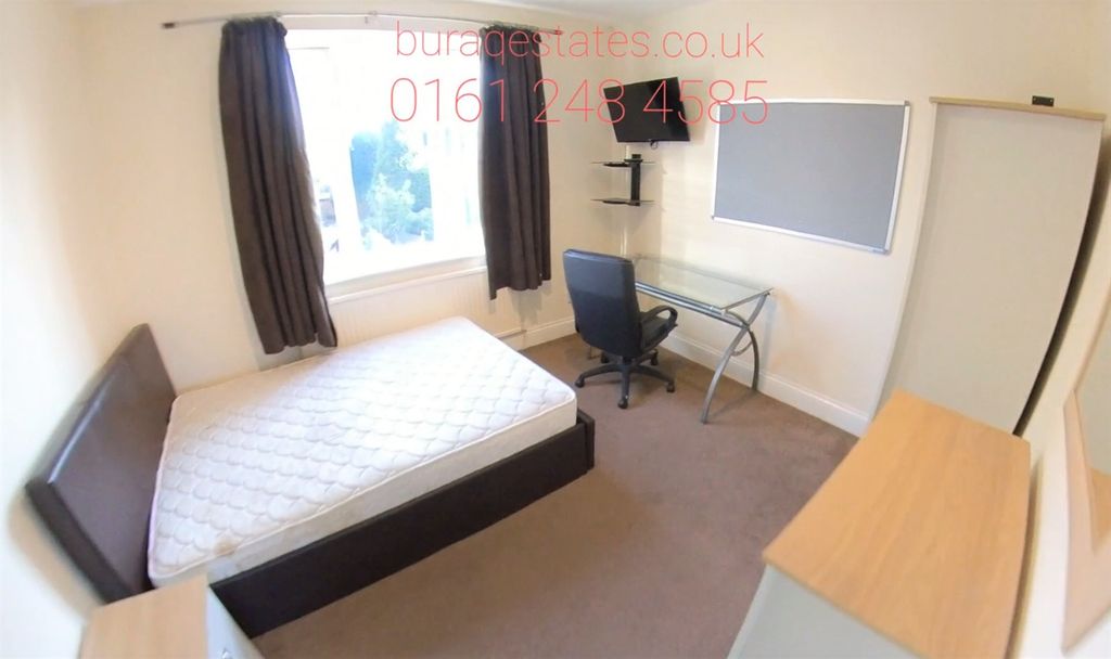 Property photo 3 of 10 A Cozy Single Bedroom Featuring A Single Bed, A St...