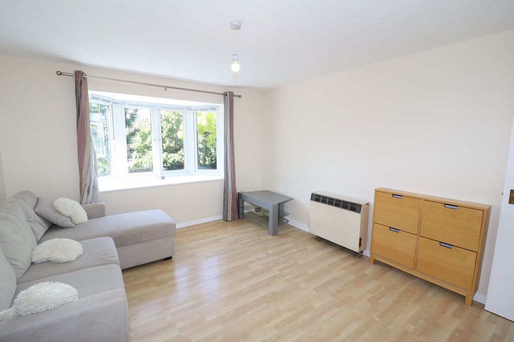 Property photo 2 of 7
