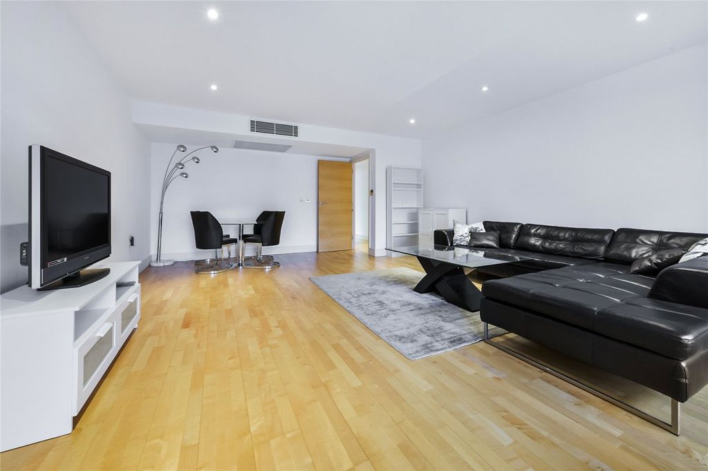 Property photo 3 of 18 Picture No. 28