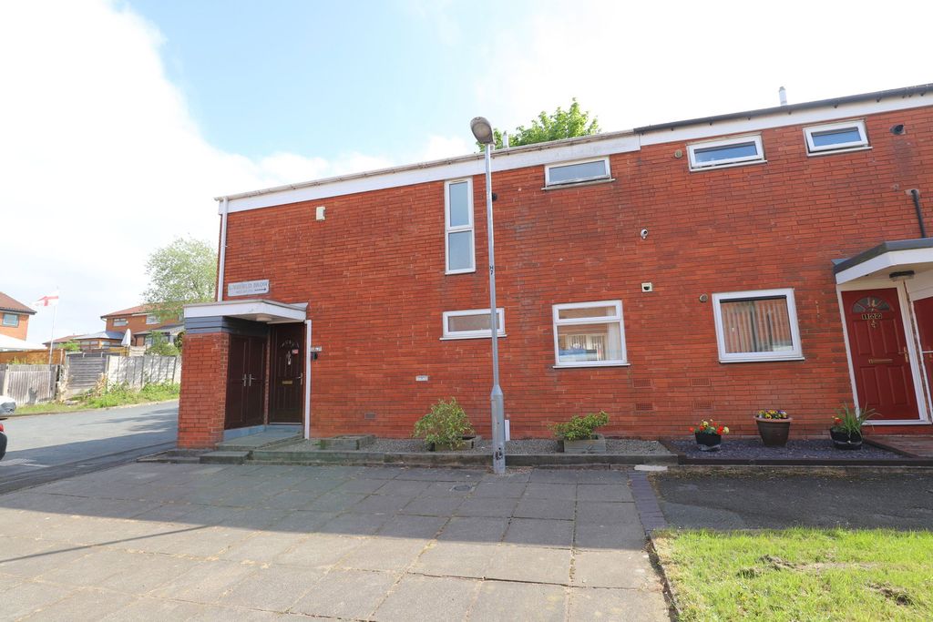 Property photo 2 of 27