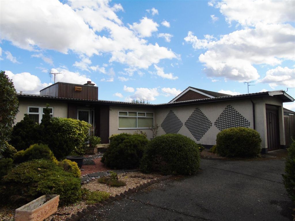 Property photo 2 of 31