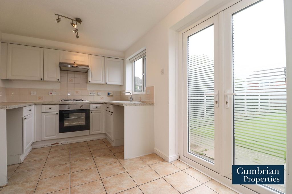 Property photo 2 of 14 Dining Kitchen