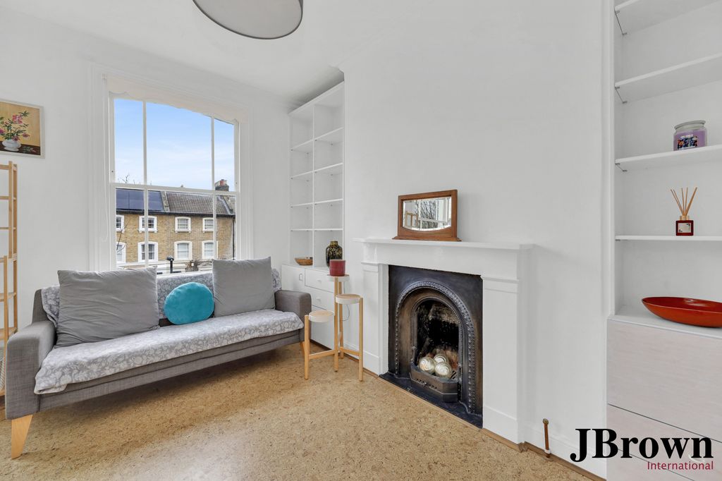 Property photo 2 of 8