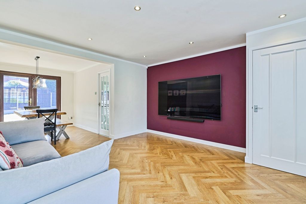 Property photo 2 of 29 Pbox-Img.Jpg