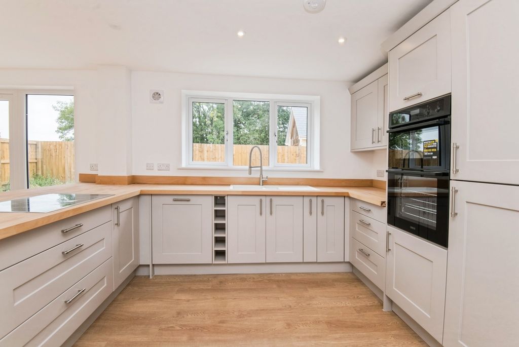 Property photo 3 of 13 Photo