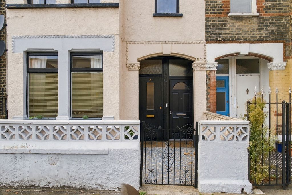 Property photo 1 of 16