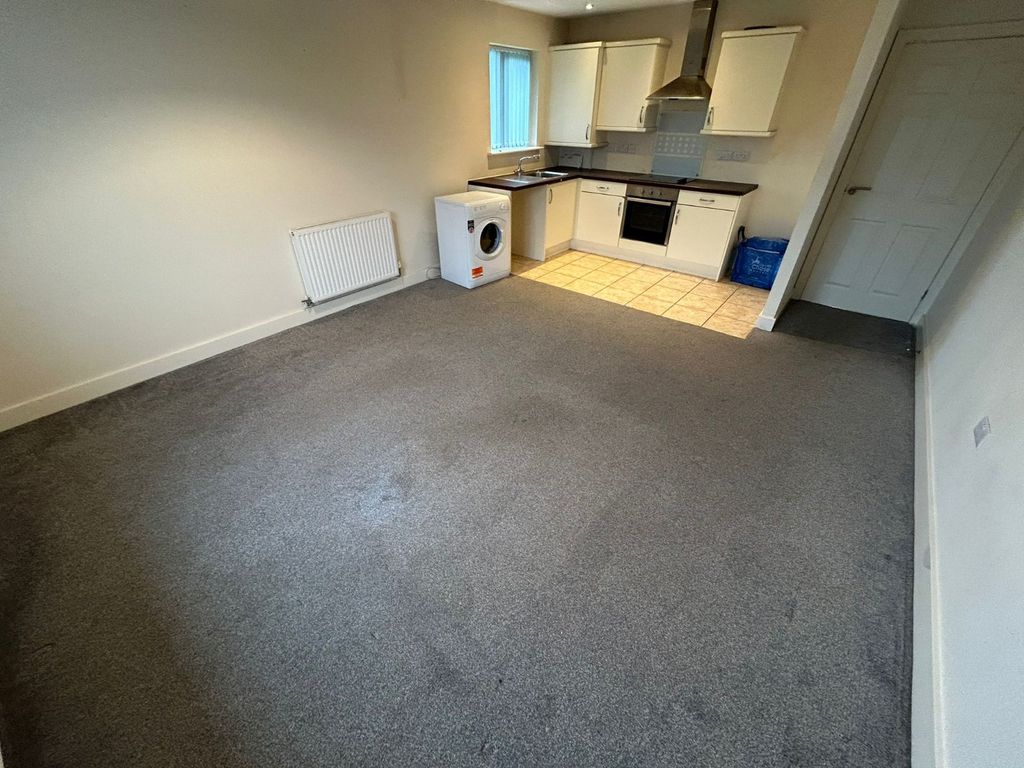 Property photo 3 of 8 Picture No. 16