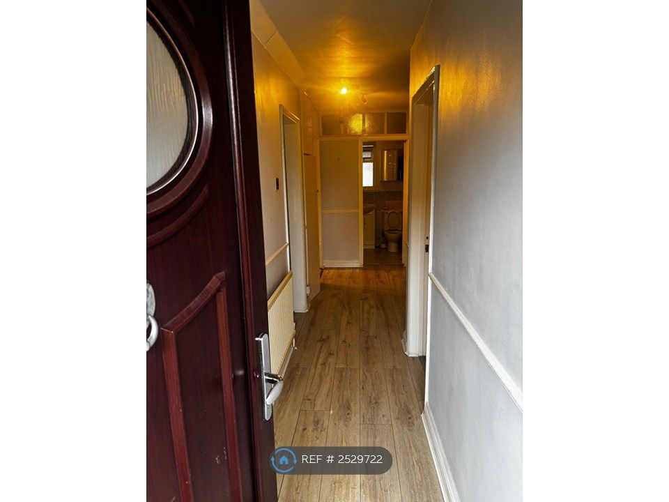 Property photo 3 of 25