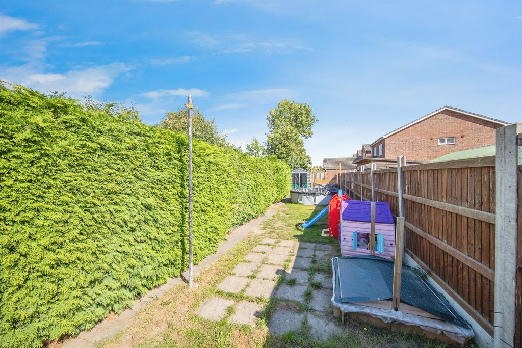 Property photo 2 of 16