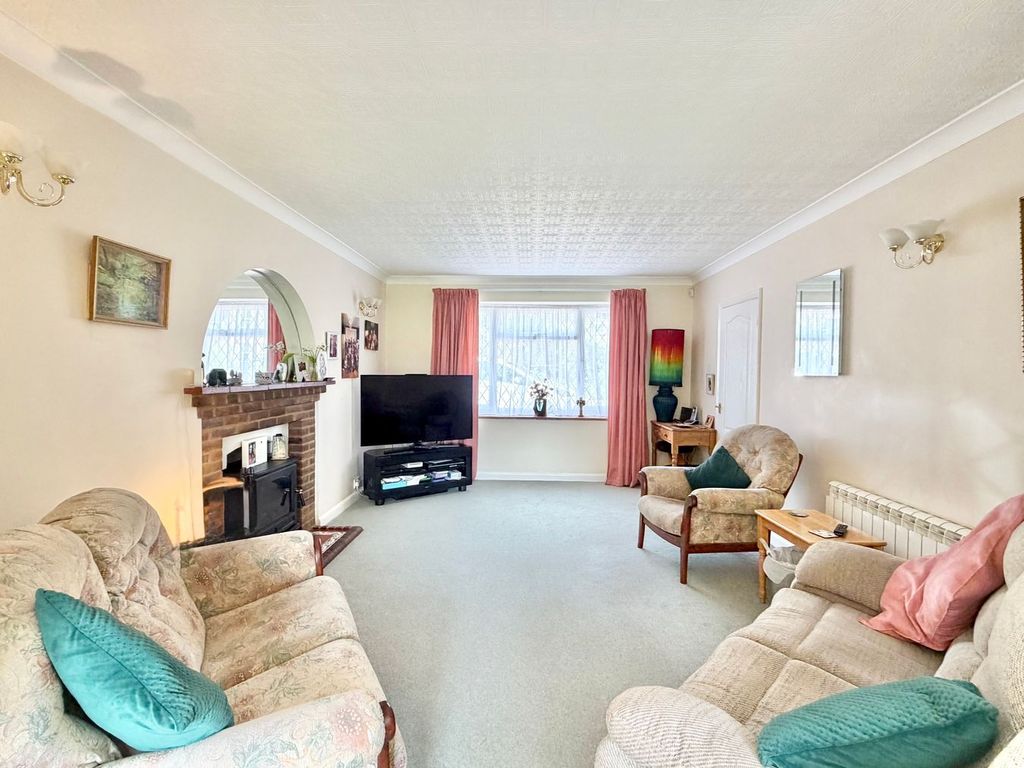 Property photo 3 of 32
