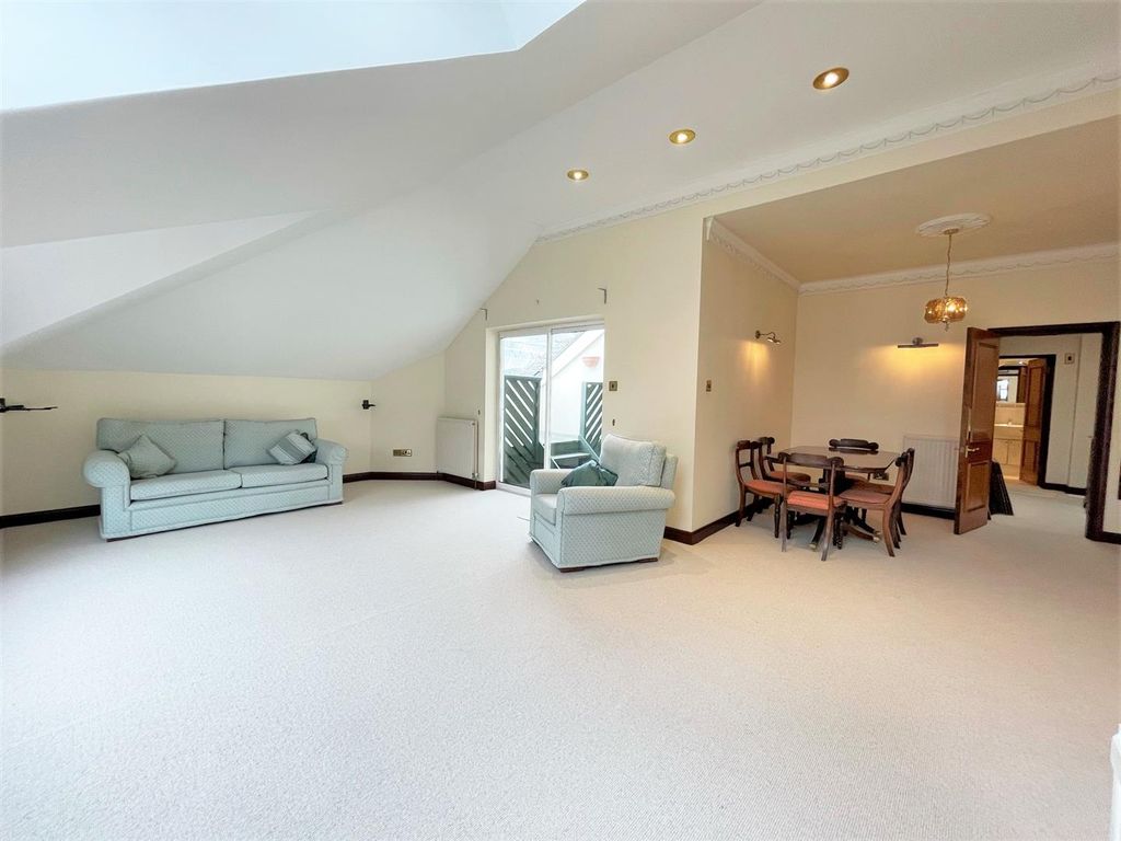 Property photo 1 of 26 2 (1).Jpeg