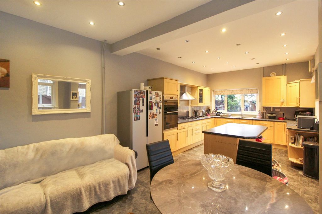 Property photo 2 of 16 Picture No. 08
