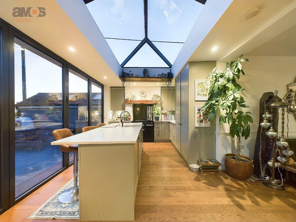 Property photo 1 of 37 4527272