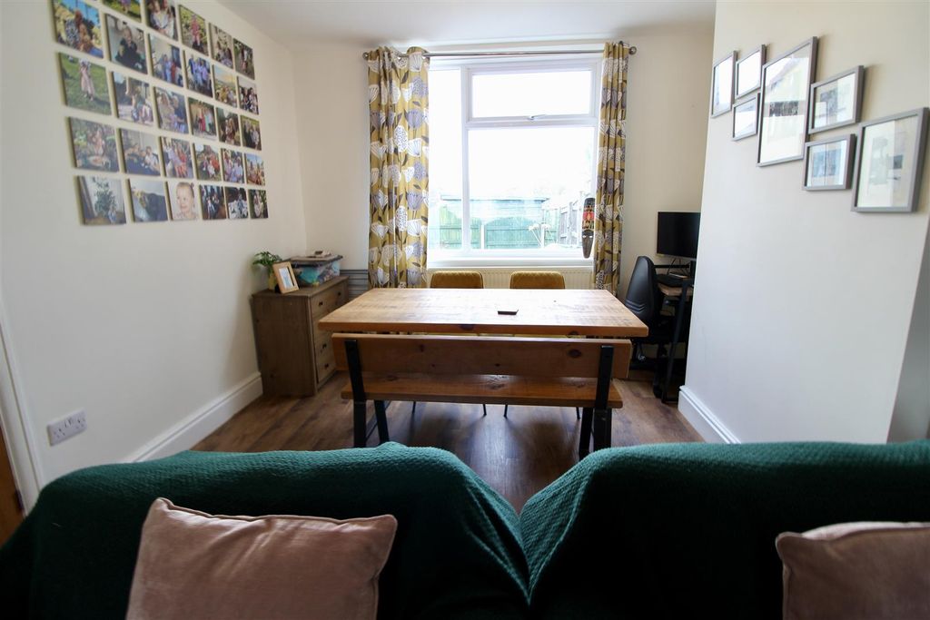 Property photo 2 of 11 Img_1411.Jpg