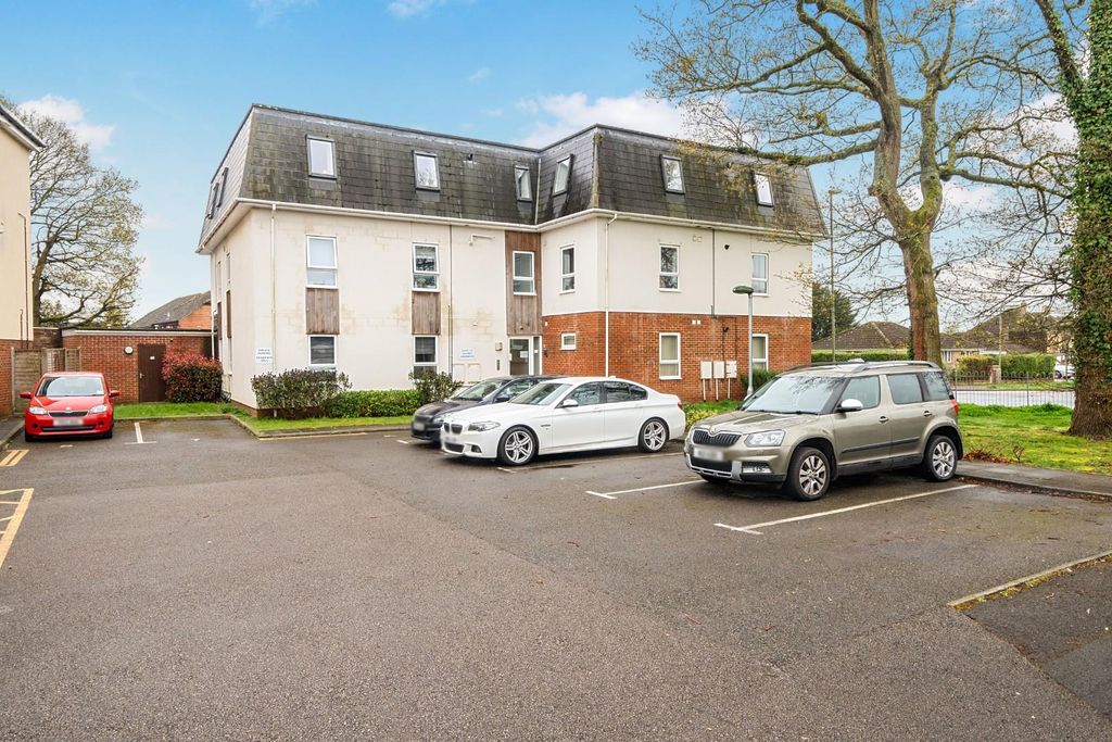 Property photo 1 of 15 1438184-18-69Cf999d5860c.Jpg