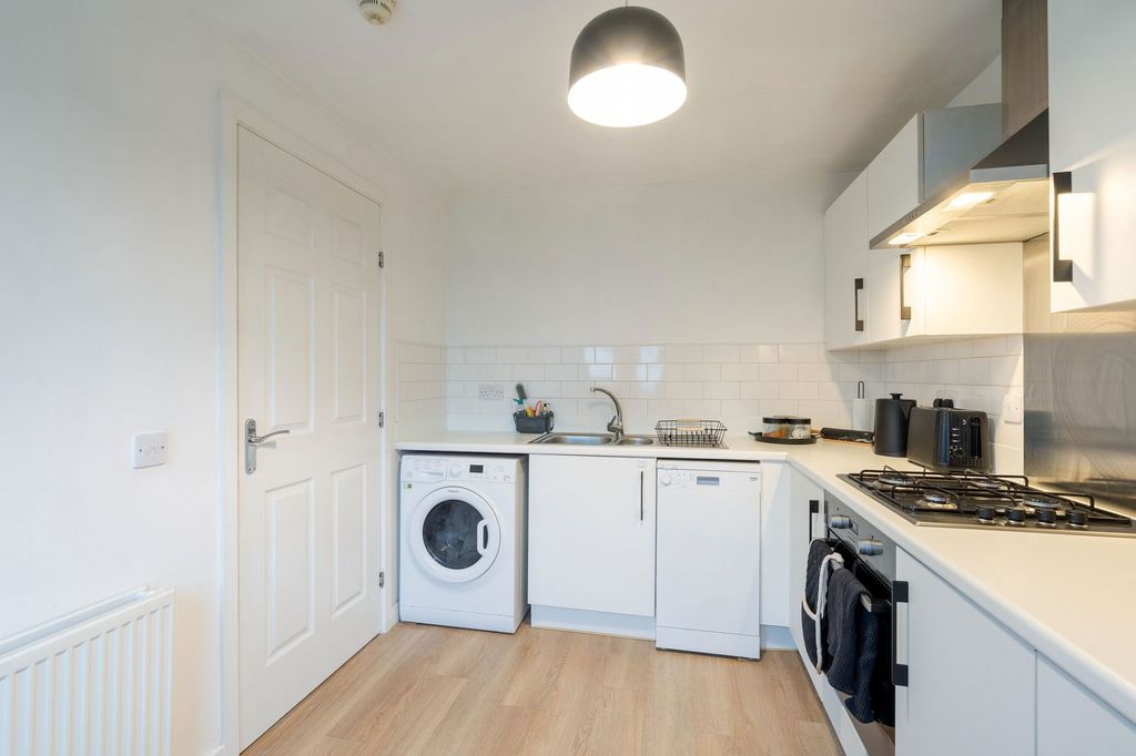 Property photo 3 of 29