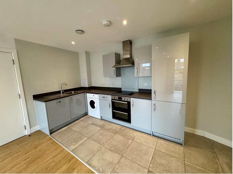 Property photo 2 of 7 Kitchen