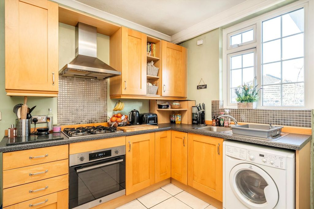 Property photo 3 of 6