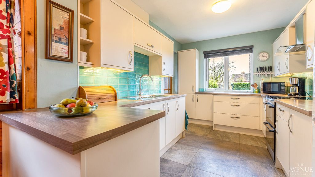 Property photo 3 of 23 4453876