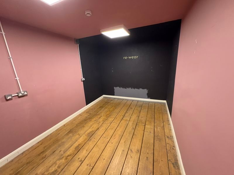 Property photo 3 of 11 Photo 8