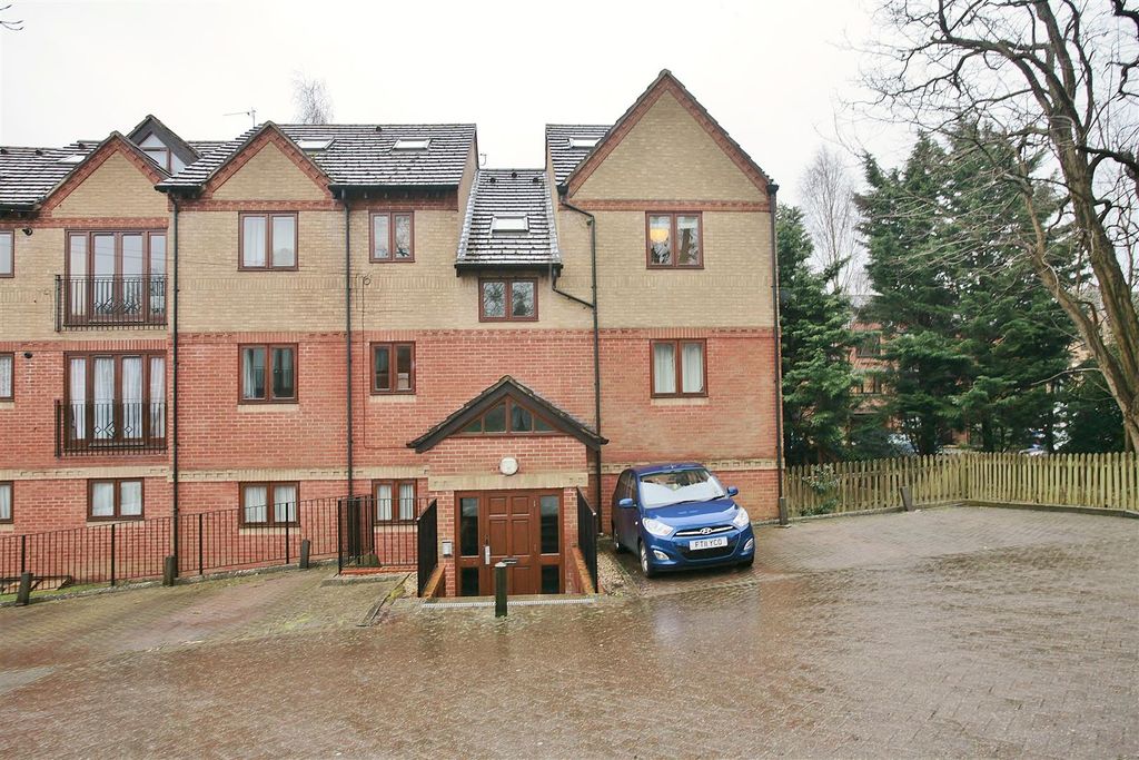 Property photo 1 of 9