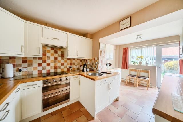 Property photo 3 of 16 Kitchen/Dining Room