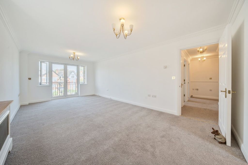 Property photo 2 of 16 Picture No. 12