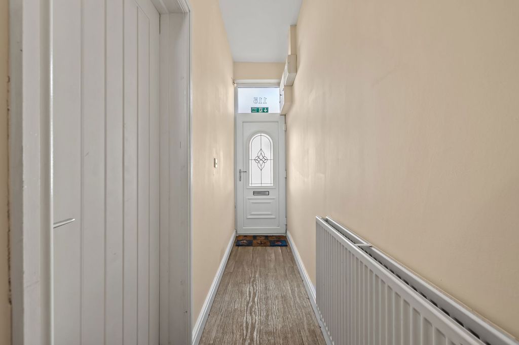 Property photo 2 of 25