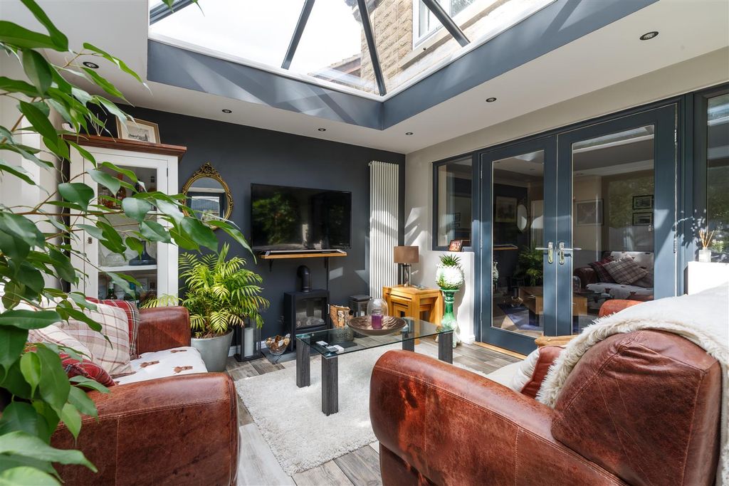 Property photo 3 of 42 Orangery
