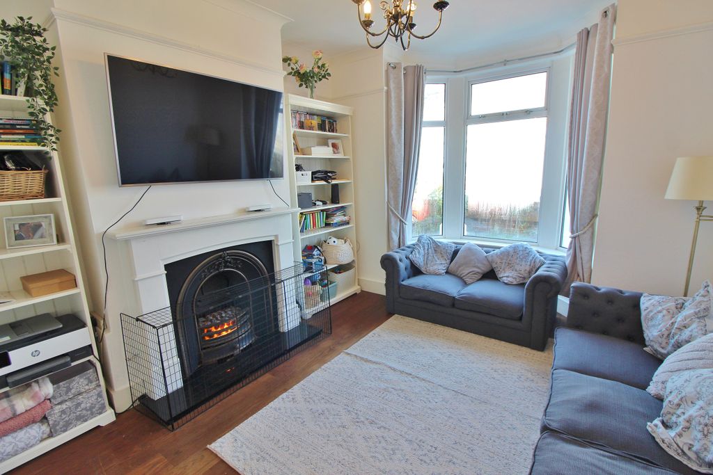 Property photo 2 of 18