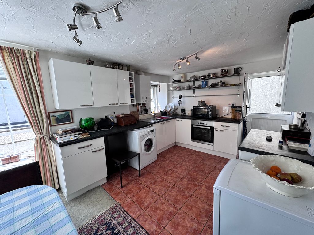 Property photo 3 of 16
