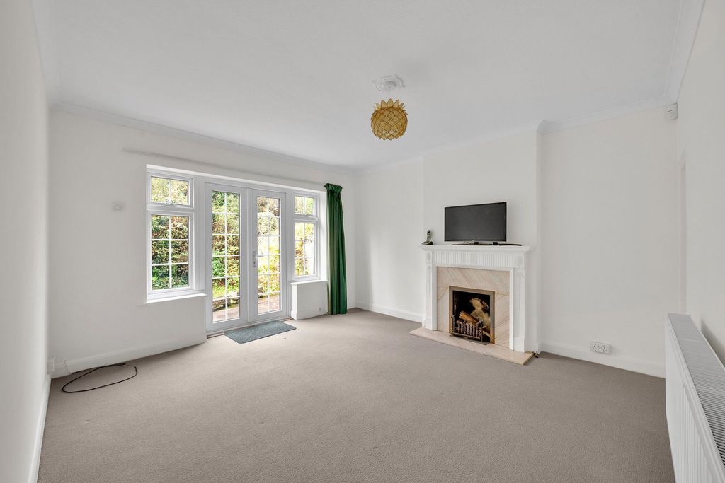 Property photo 3 of 45