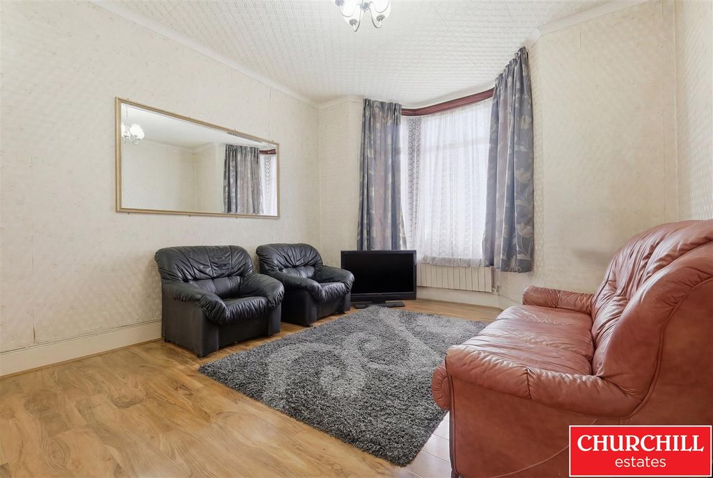 Property photo 3 of 18