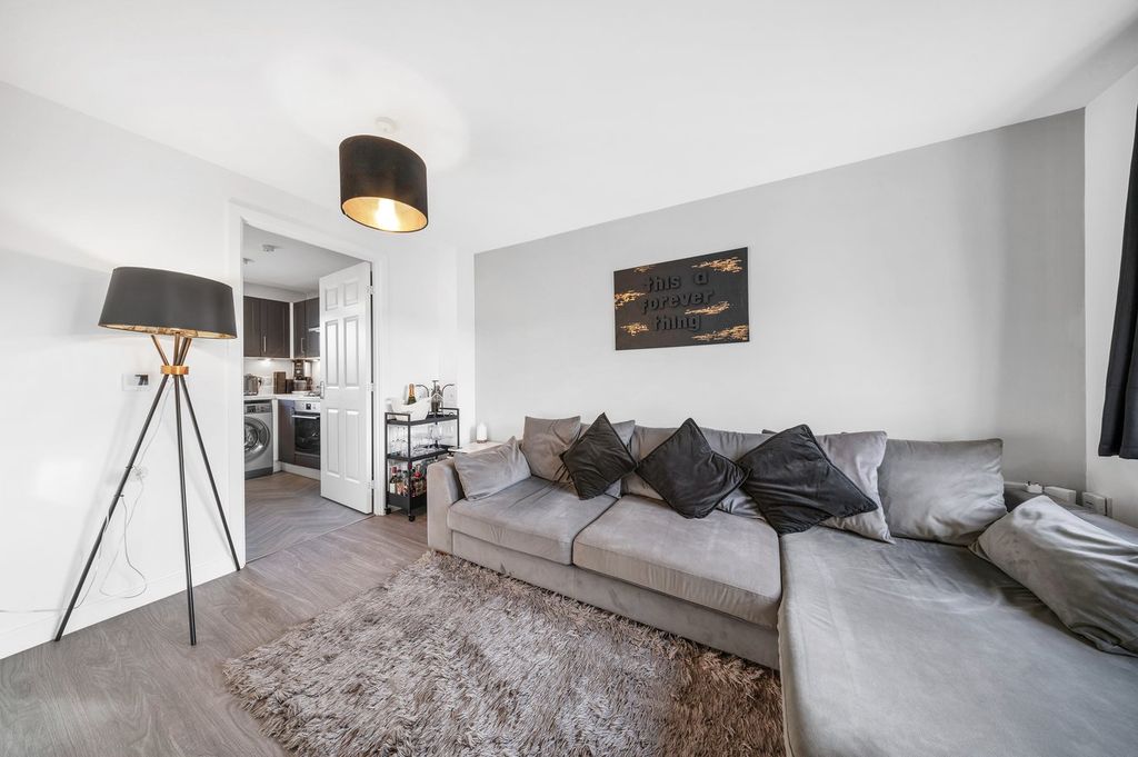 Property photo 3 of 21