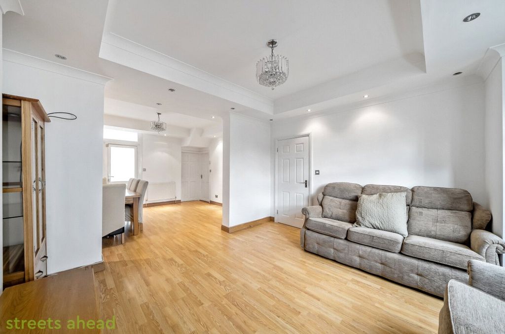 Property photo 3 of 7 Picture No. 06