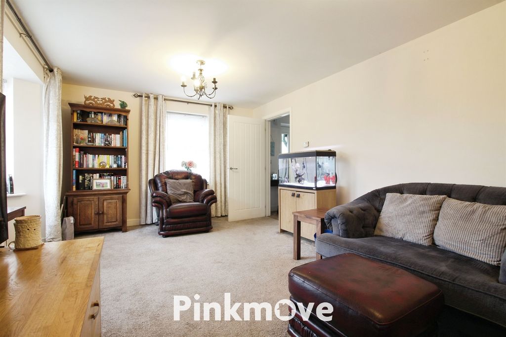 Property photo 3 of 15