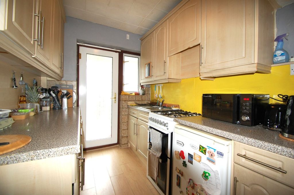 Property photo 3 of 16 Picture No. 20