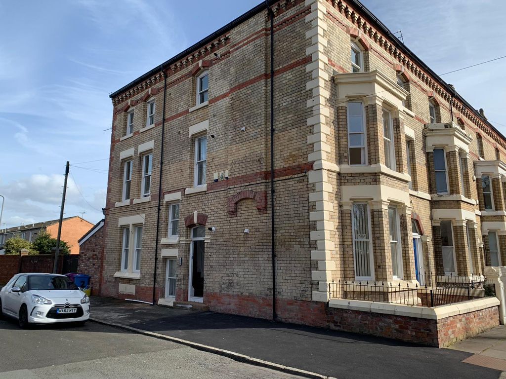 Property photo 1 of 6