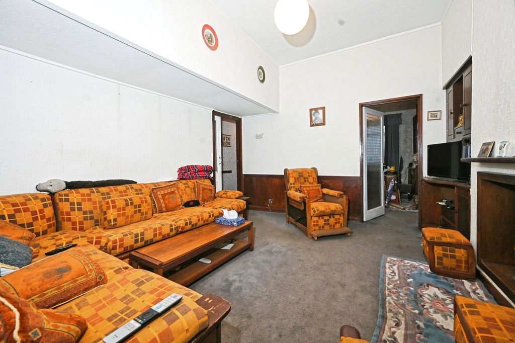 Property photo 3 of 22 Picture No. 31