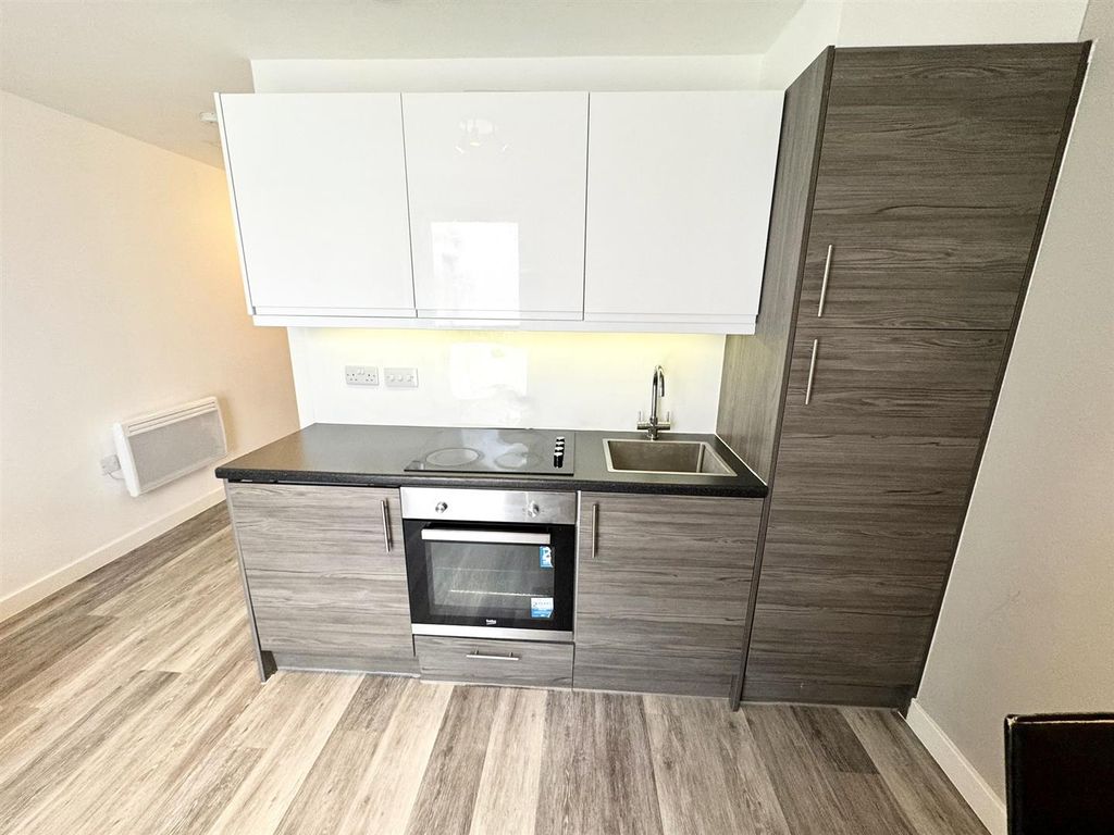 Property photo 2 of 7 74199B2B-68Ea-45c8-B76B-7B94d700c19F.Jpg