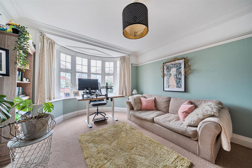 Property photo 3 of 18 Living Room