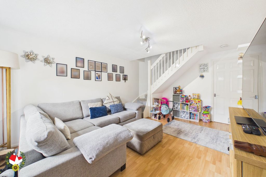 Property photo 2 of 11