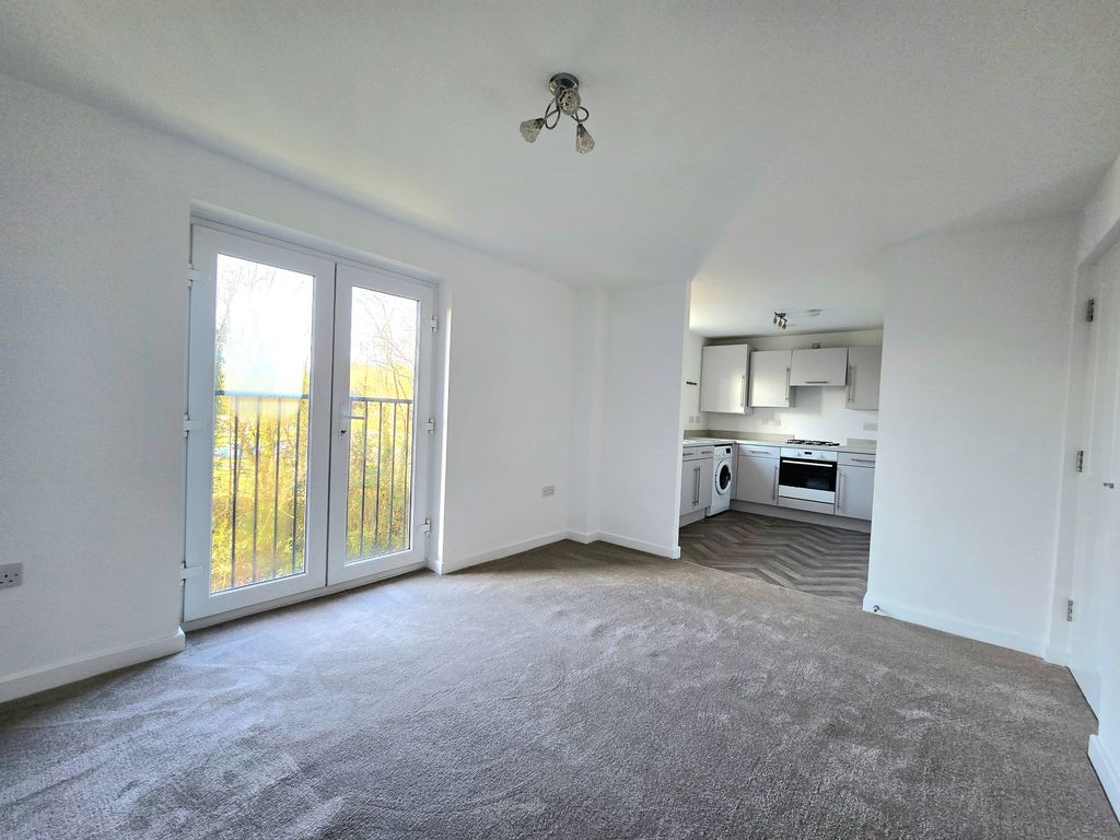 Property photo 3 of 13 Lounge / Diner